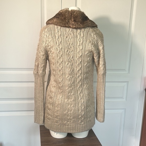 CYNTHIA ROWLEY CREM COLOUR OPEN WOOL MIX CARDIGAN WITH FAUX FUR NECK SIZE SMALL - Picture 8 of 8